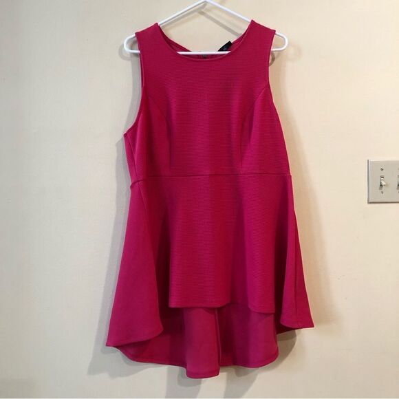 Torrid Fuchsia Pink Textured Ponte Hi-Lo Peplum Top - Picture 4 of 7